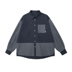 深みのあるブルーが印象的なパネルデザインシャツ
