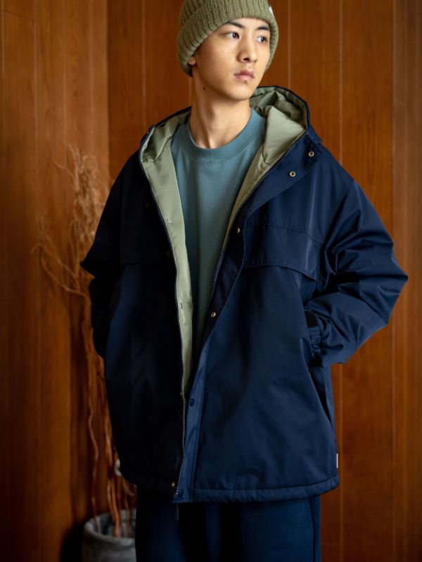 スタイリッシュなフード付きキルティングジャケット メンズ・都市生活向け