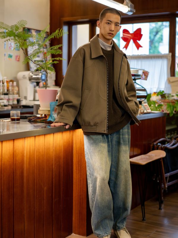 テクスチャーのあるストレッチテックジャケット