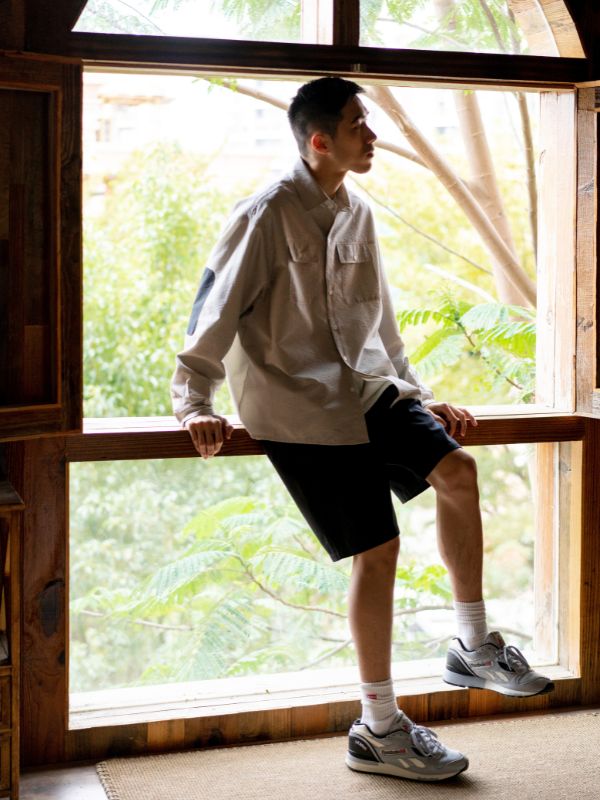 メンズオーバーサイズシャツ コットン素材 黒肘当て付き