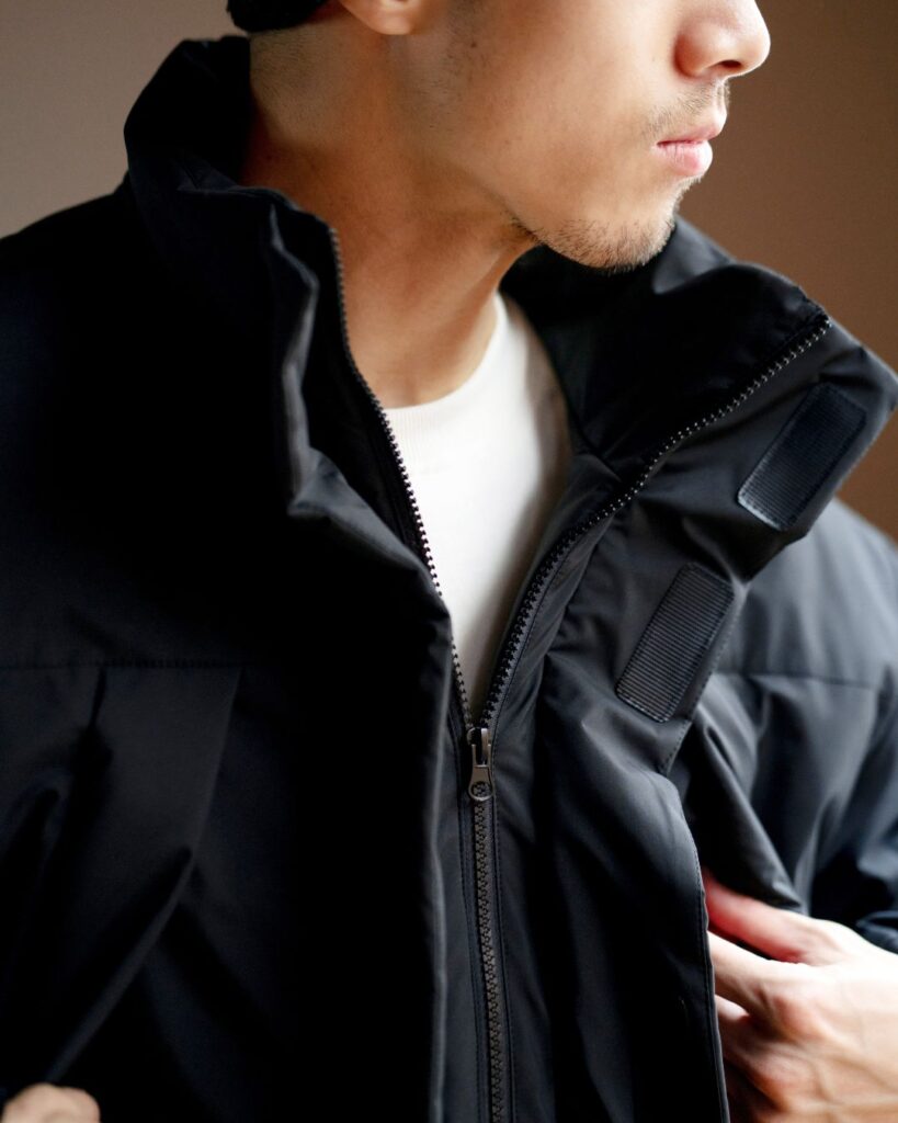 防風・保温性に優れたカジュアルジャケット